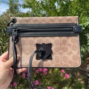 NWT Coach Pouch 22 In Signature Canvas With Whipstitch 38771